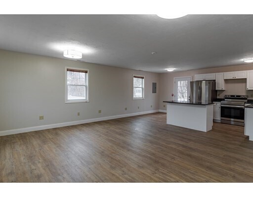 Building Photo - 1640 Bridge St