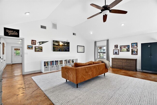 Building Photo - 301 Medlin Creek Loop