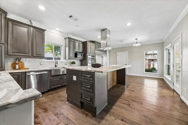 Building Photo - 1030 Crossroads Dr