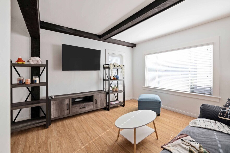 Building Photo - 1634 Bayview Dr