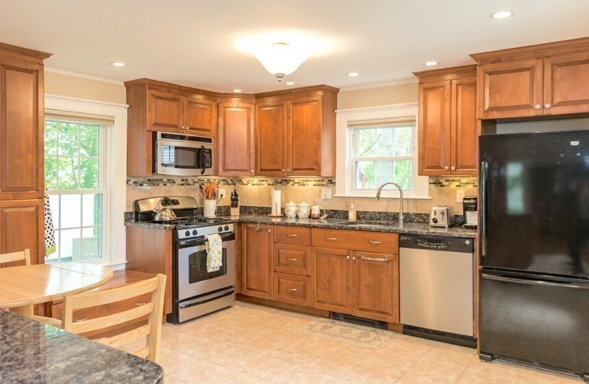 Building Photo - 42 River Rdg