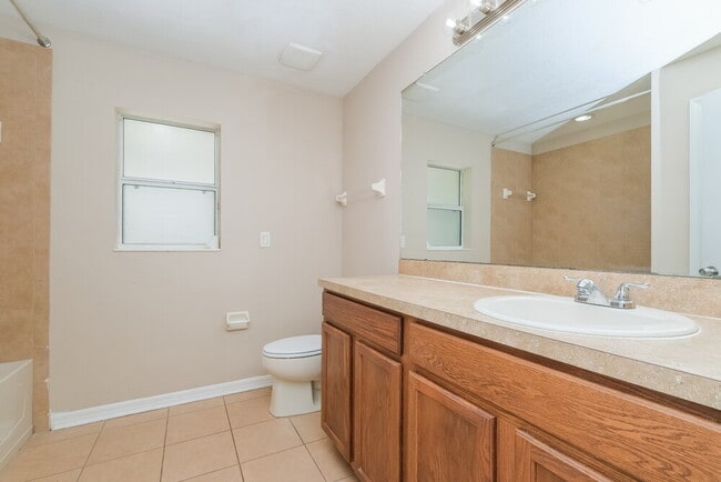 Building Photo - 1010 Larwood Pine Dr