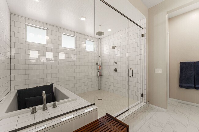 Building Photo - Modern Elegance in Scots Pine – 5-Bedroom Luxury Residence in West Summerlin  — Enjoy Rent-Free H...