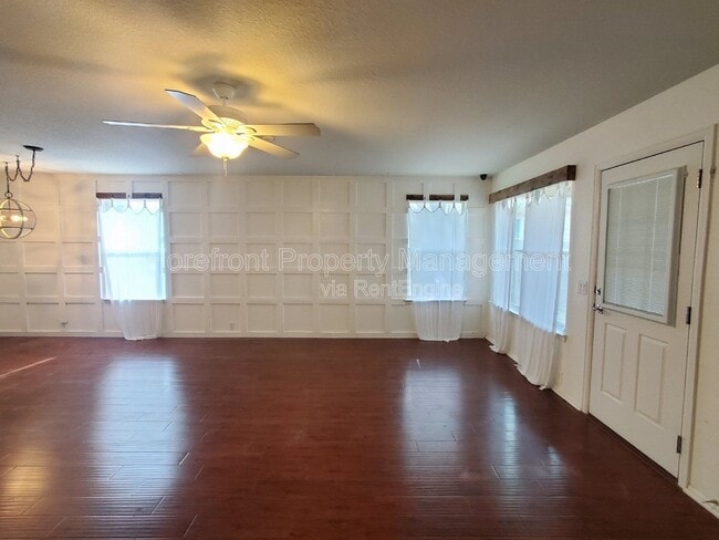 Building Photo - 555 Planters Pass