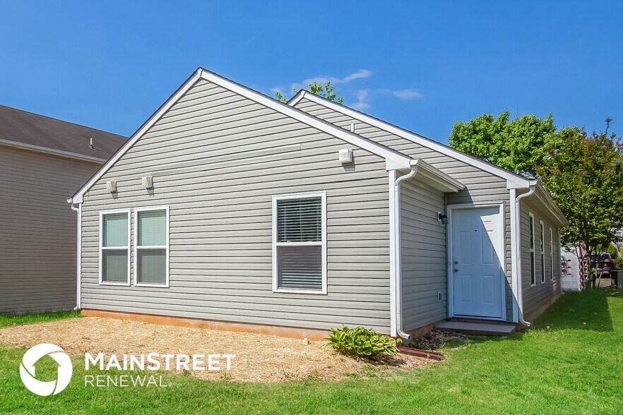 Building Photo - 4544 Stone Mountain Dr