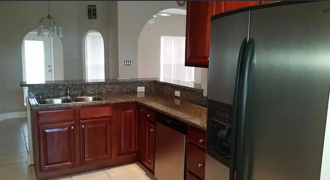 Building Photo - 7204 Southwind Dr