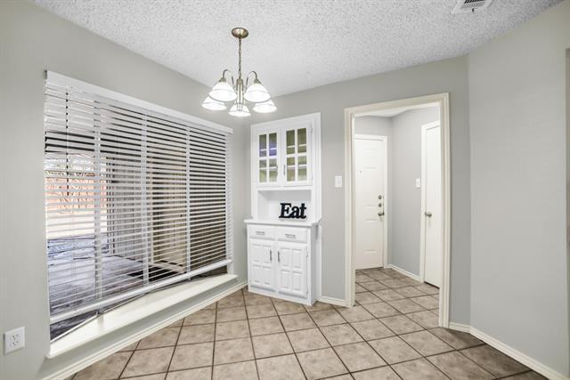 Building Photo - 5902 Fawn Valley Ln