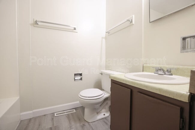 Building Photo - 3030 S 68th Ct