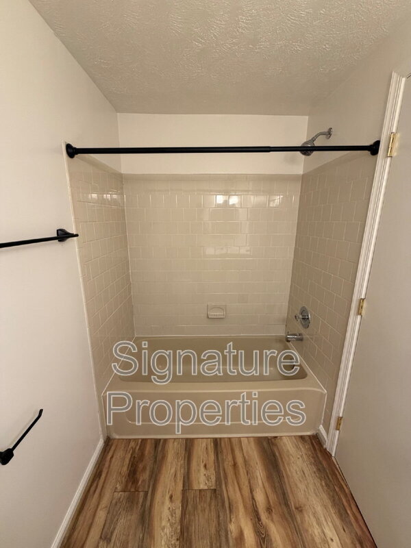 Building Photo - 9397 London Tower Ct