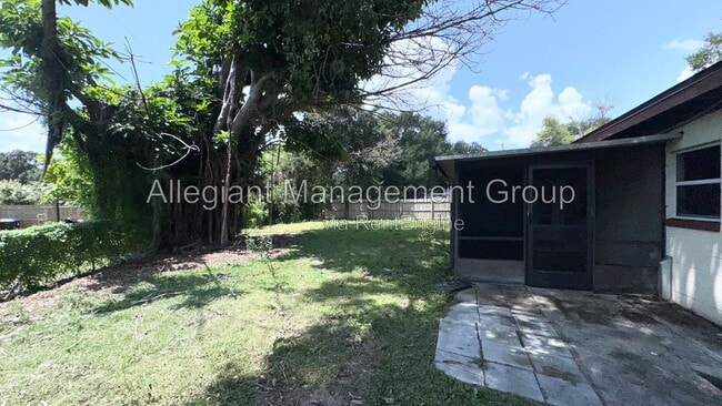 Building Photo - 4110 Alverado St