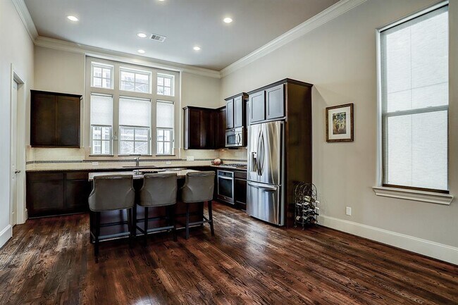 Building Photo - 10912 Wrenwood Park