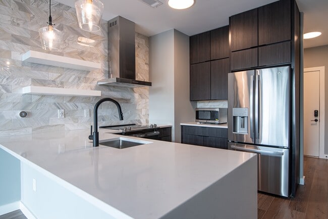 Building Photo - Stadium Lofts