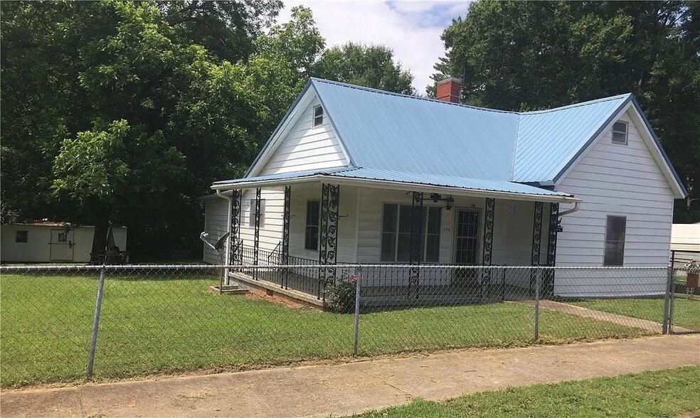 Building Photo - 109 Simmons St