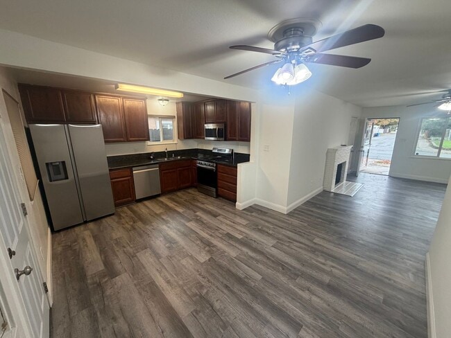 Building Photo - 3 Bedroom | 1 Bathroom | Single family with pool