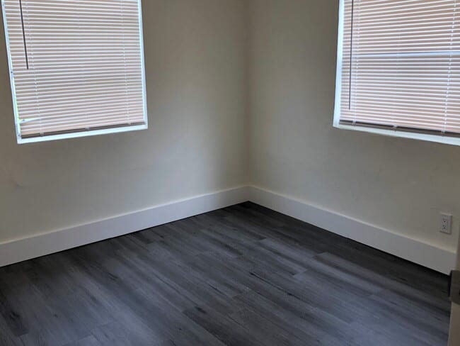 Building Photo - Cute & Cozy 2BD/2BA + Bonus Room Available...