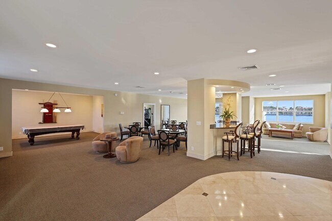 Building Photo - 511 Bayshore Dr