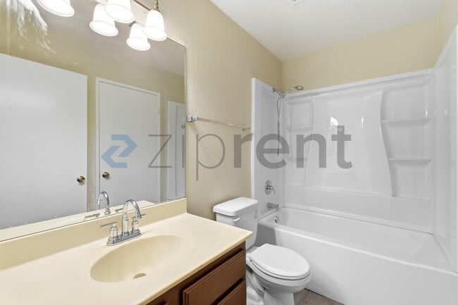 Building Photo - 34901 Marcia Rd