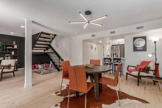 Building Photo - 7921 E San Miguel Ave