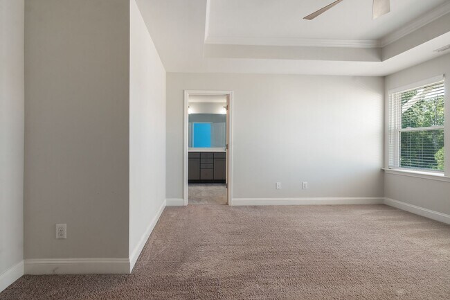 Building Photo - 75 Balfour Run