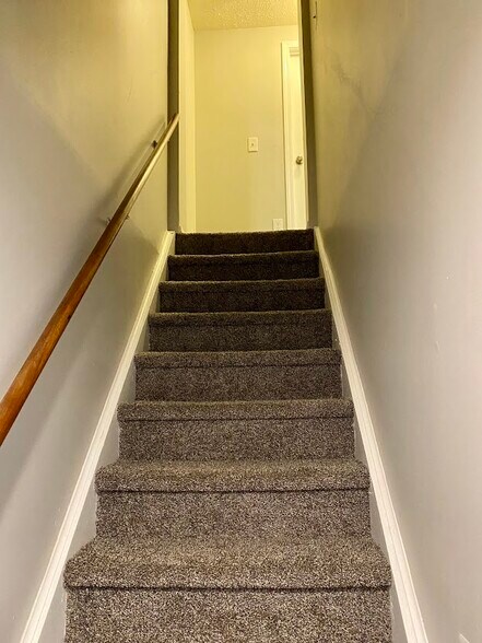 Stairs to 2nd floor bedrooms - 30 Clayton St