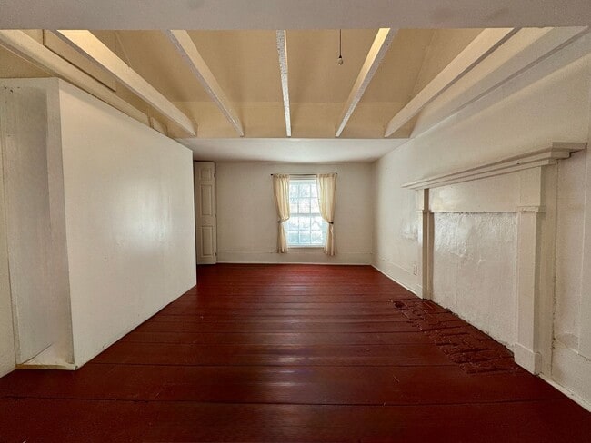 Building Photo - Historic Three Bedroom Home With Ample Outdoor Space