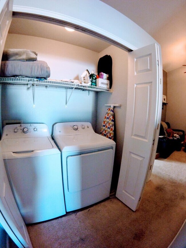 In unit laundry - 2918 Yates St