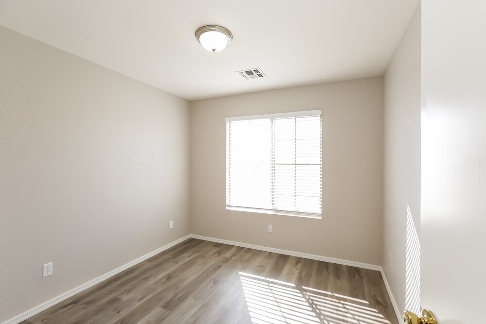 Building Photo - 11402 W Mohave St