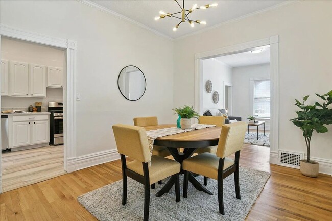 Building Photo - 3BD, 2BA House for Lease in Highlands Square