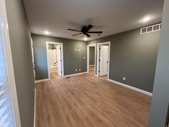 Building Photo - 153 Pinnacle Dr