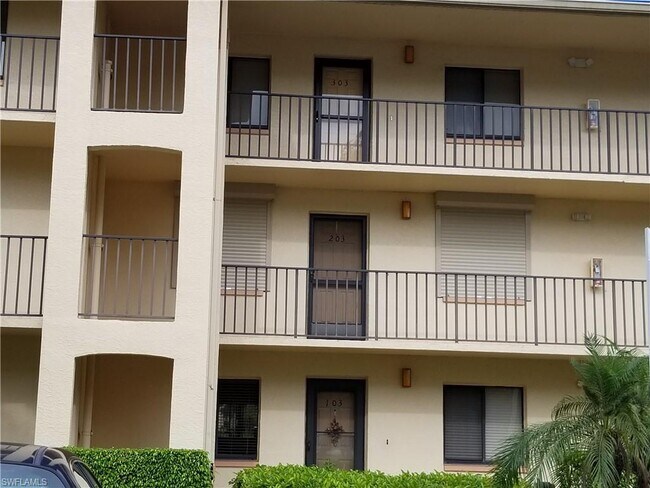 Building Photo - 5716 Deauville Cir