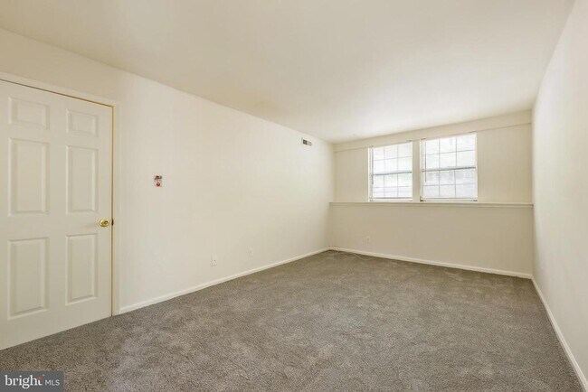 Building Photo - 19 Pickering Ct