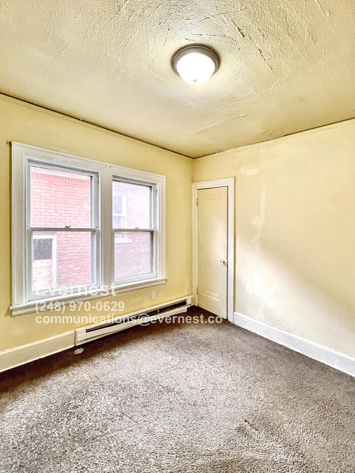Building Photo - 3032 Cortland St