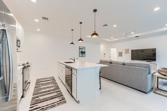 Building Photo - 26401 Coco Cay Cir