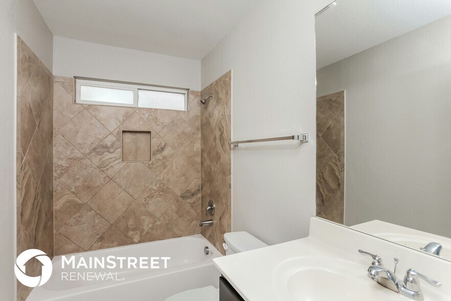 Building Photo - 205 Sunset Heights