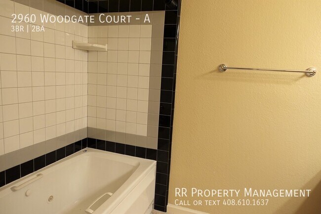 Building Photo - 2960 Woodgate Ct
