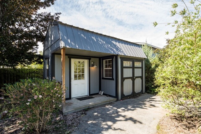 Building Photo - Exquisite 4 Bed, 2.5 Bath Redmond Retreat: Endless Backyard Amenities, Farmhouse Upgrades, and Tr...