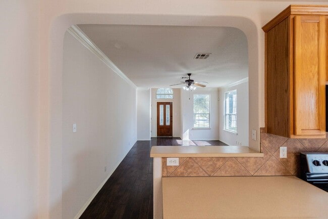 Building Photo - 509 Foxford Run Dr