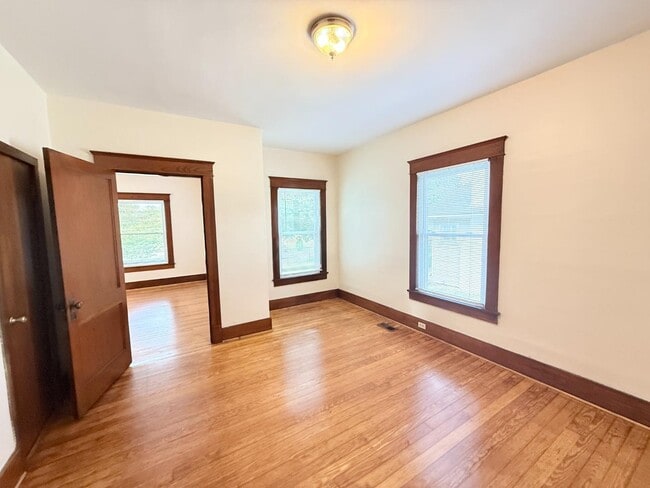Building Photo - 1428 Silver St