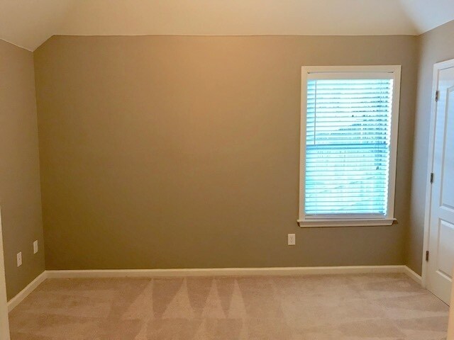 Building Photo - Fantastic Home In A Great Location! Spacio...