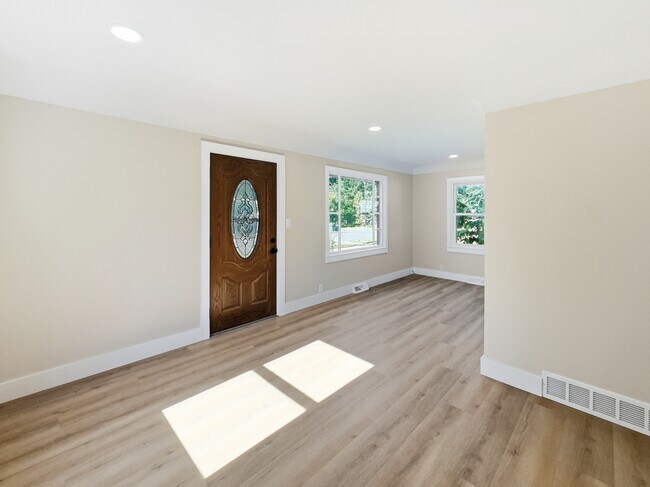 Building Photo - 2130 Brady Ave