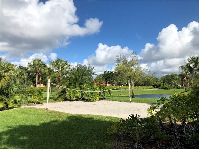 Building Photo - 3470 Pinewalk Dr N