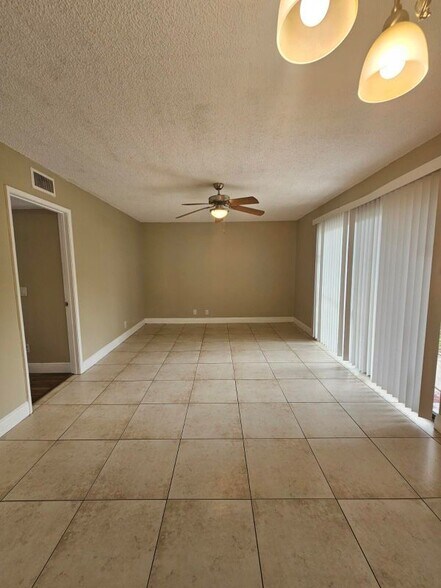 Building Photo - 1561 Windorah Way
