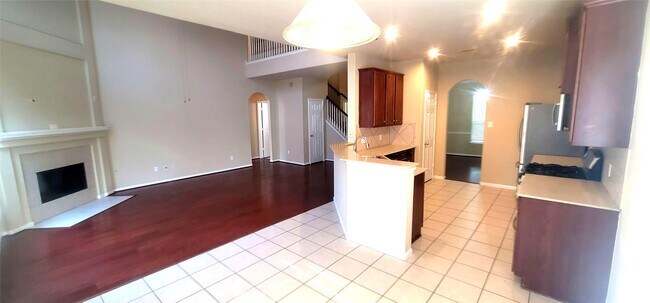 Building Photo - 6023 Schaumburg Dr