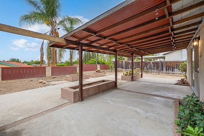 Building Photo - Single level home in San Carlos