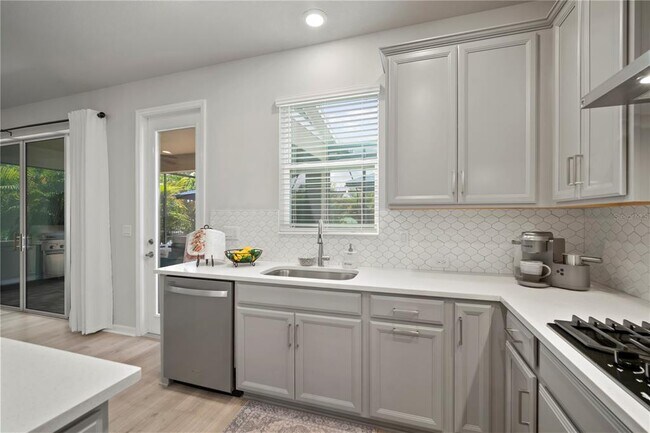 Building Photo - 5636 Silver Sun Dr