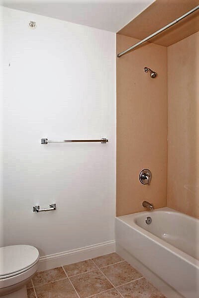 Interior Photo - Twin Ponds at Nashua