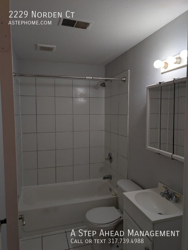 Building Photo - 2229 Norden Ct