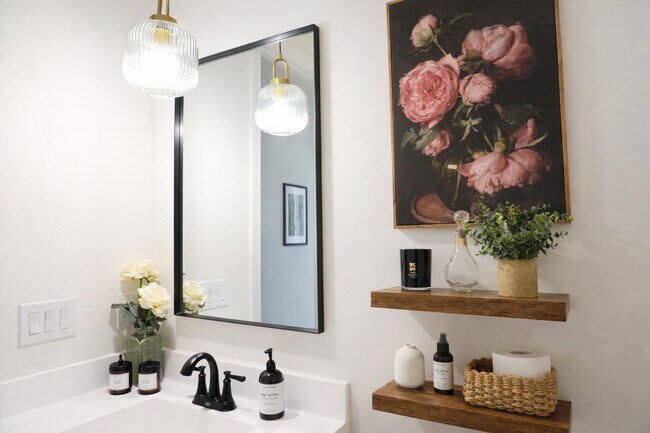 Building Photo - 12091 N San Clemente St