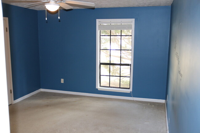 Building Photo - 3 Bedroom 2 Bath in Cary Woods S/D