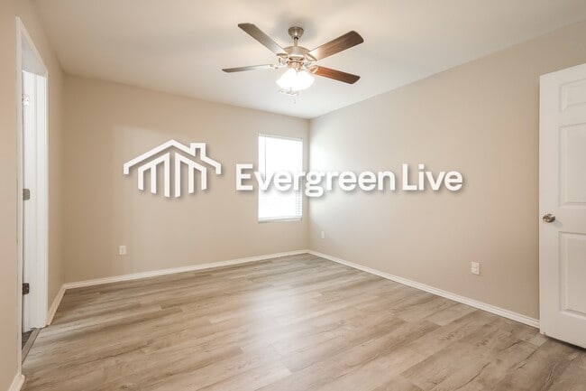 Building Photo - 10756 SW 23rd Pl